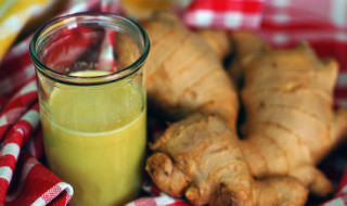 Prevent Cancer and Treat Diseases with Ginger Juice