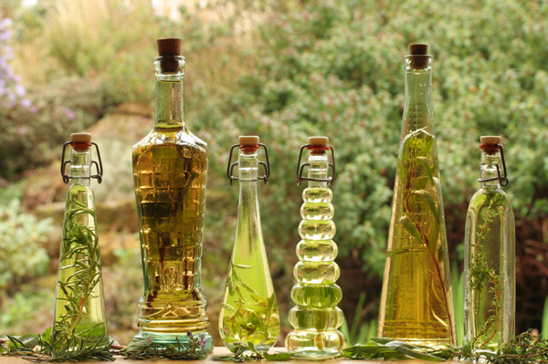 Herbal Medicinal Vinegar – Ancient Recipe for Infections