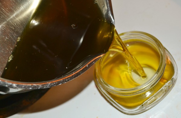 Natural Ointment for Dry or Cracked Heels – Recipe