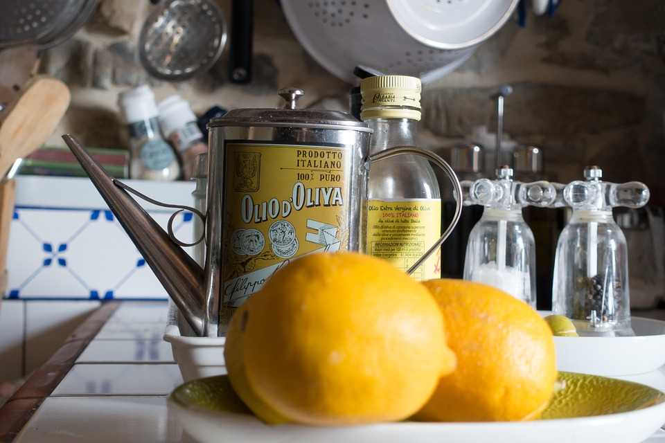 olive-oil-and-lemon